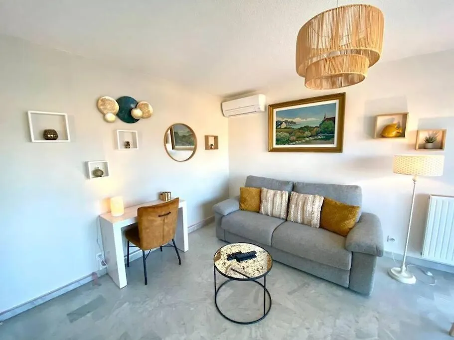 T2 - Le Vadon, Bord De Mer Saint-Raphael