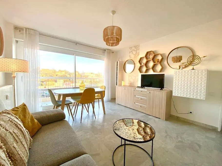 T2 - Le Vadon, Bord De Mer Saint-Raphael  France